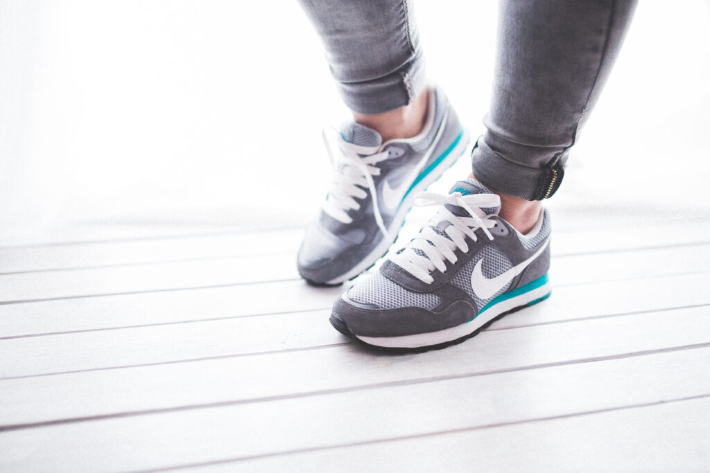 6 Shoe Lacing Hacks To Fix Foot Pain & Make Your Running Shoes More Comfortable